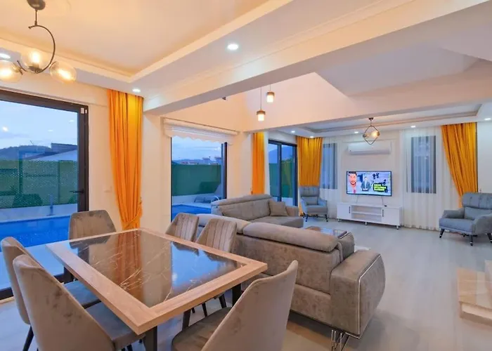 Villa Simge 4+1 Oeluedeniz *