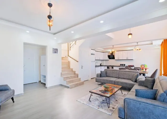 Villa Simge 4+1 Oeluedeniz Fethiye