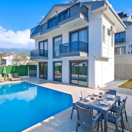 Simge 4+1 Oeluedeniz 别墅 *