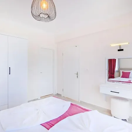 Simge 4+1 Oeluedeniz Villa Fethiye