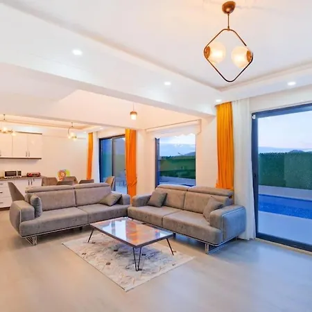 Simge 4+1 Oeluedeniz Villa