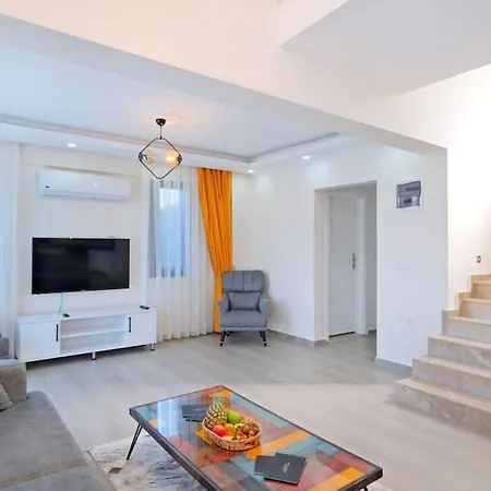 Villa Simge 4+1 Oeluedeniz *